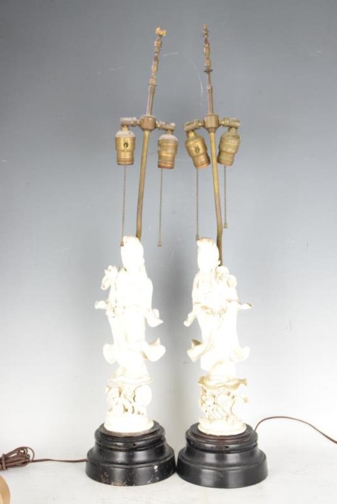 Pair Lamps with Chinese Porcelain Figure Sculpture (1 of 10)