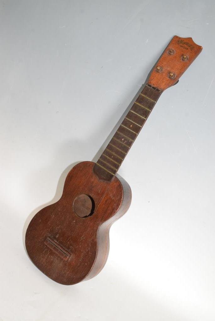Martin & Co. Soprano Ukulele 1930s/40s (1 of 9)