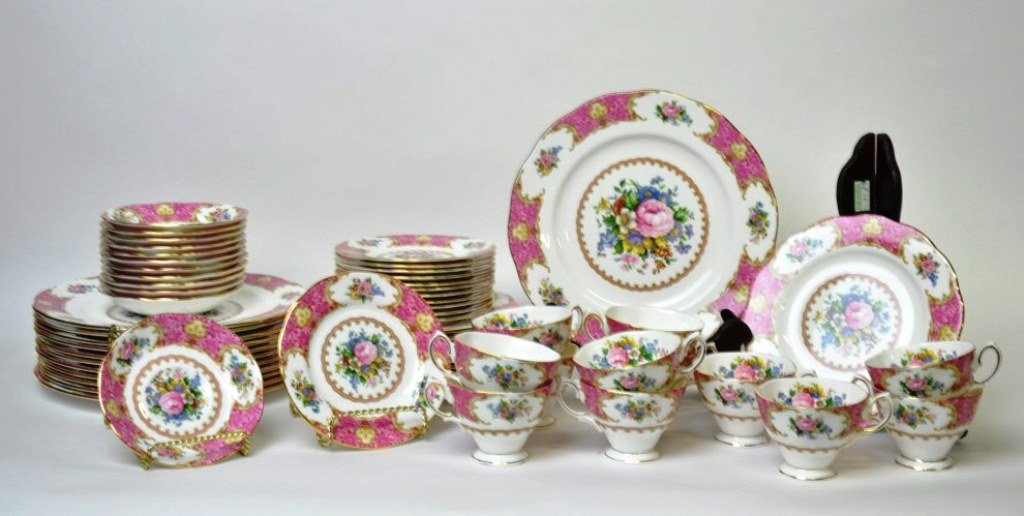 60 Piece Set Royal Albert Lady Carlyle Tableware (1 of 10)