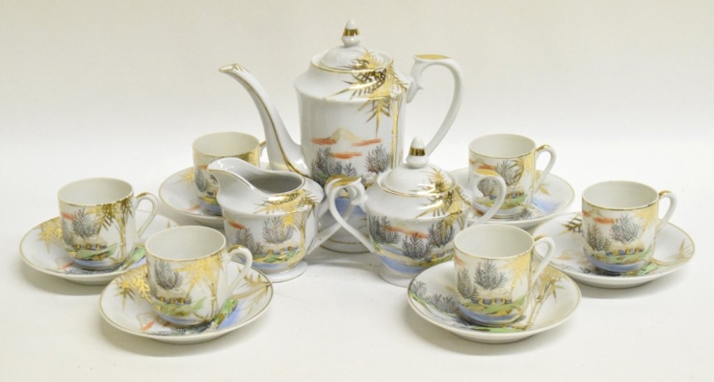 Japanese Kutani Porcelain Tea Service (1 of 10)