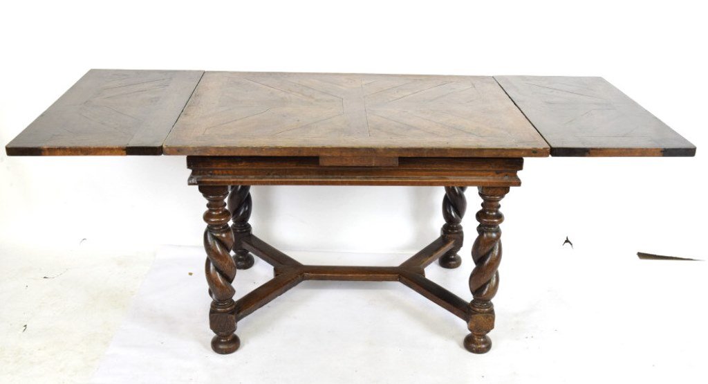 Antique Oak Draw Leaf Table. (1 of 8)