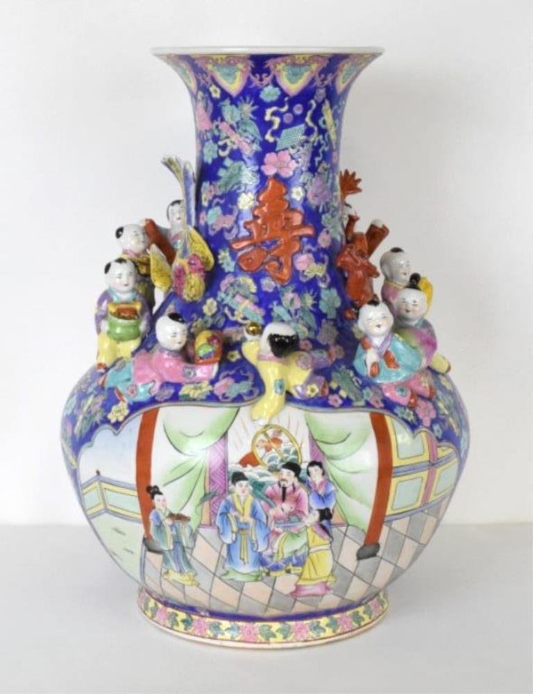 Large Chinese Blue Vase (1 of 10)