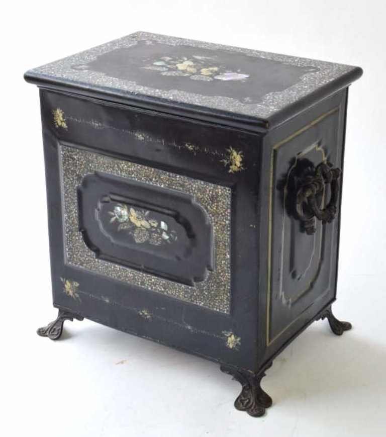 Toleware Chest Mother of Pearl Inlay (1 of 8)