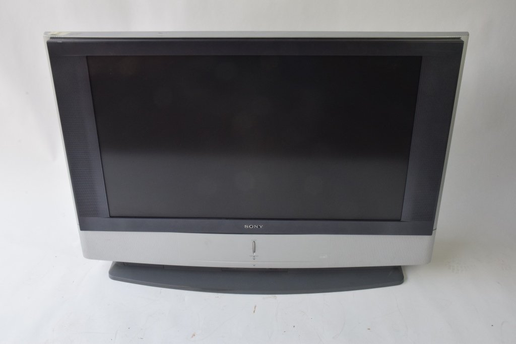 SONY KV-42WE610 TV (1 of 2)