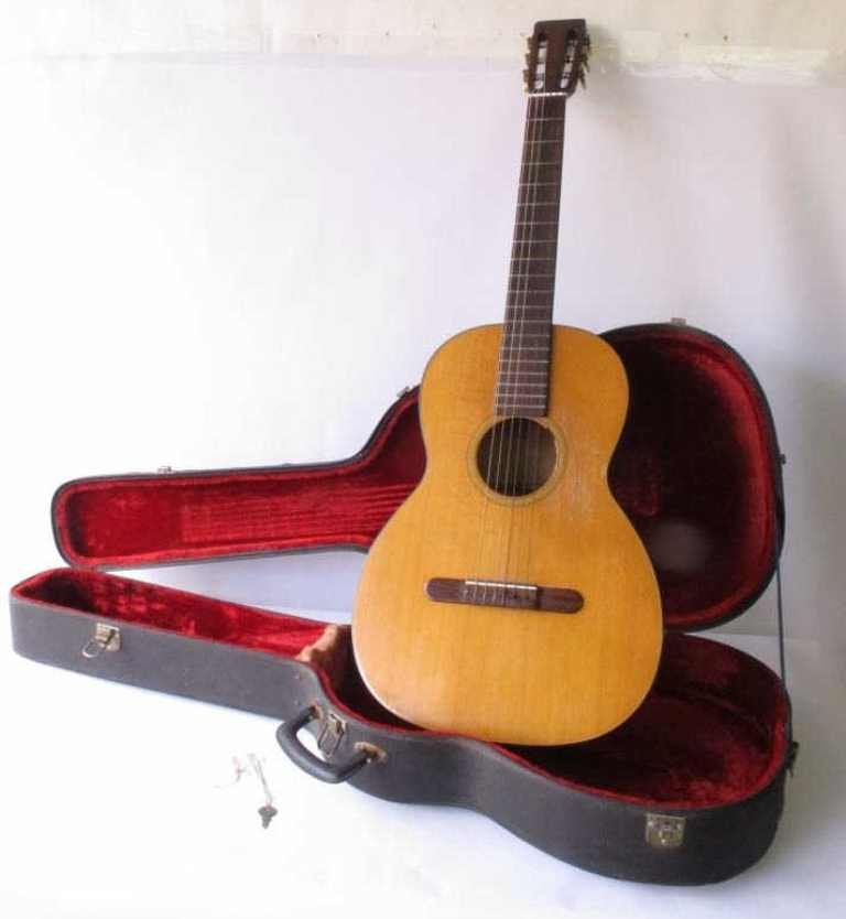 CF Martin & Co Classical Guitar (1 of 10)