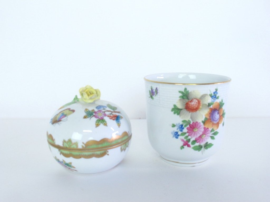 Two Herend Porcelain Containers (1 of 8)