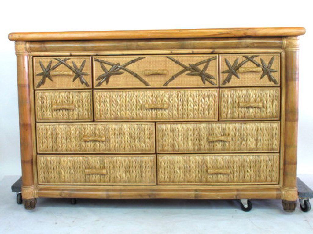 Capris Dresser (1 of 9)