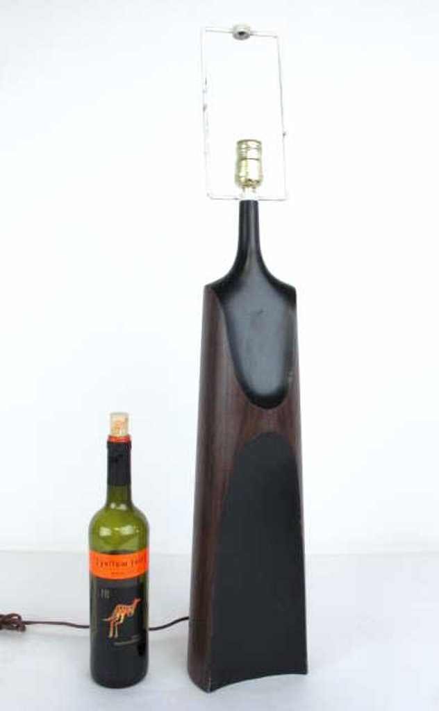 Modern Design Table Lamp (1 of 6)