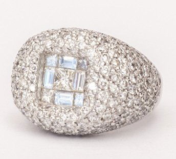 18 karat White Gold Ring w/ Nine Set Diamonds (1 of 1)