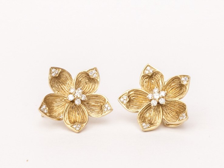 10 Karat Yellow Gold Floral Shaped Earrings (1 of 3)