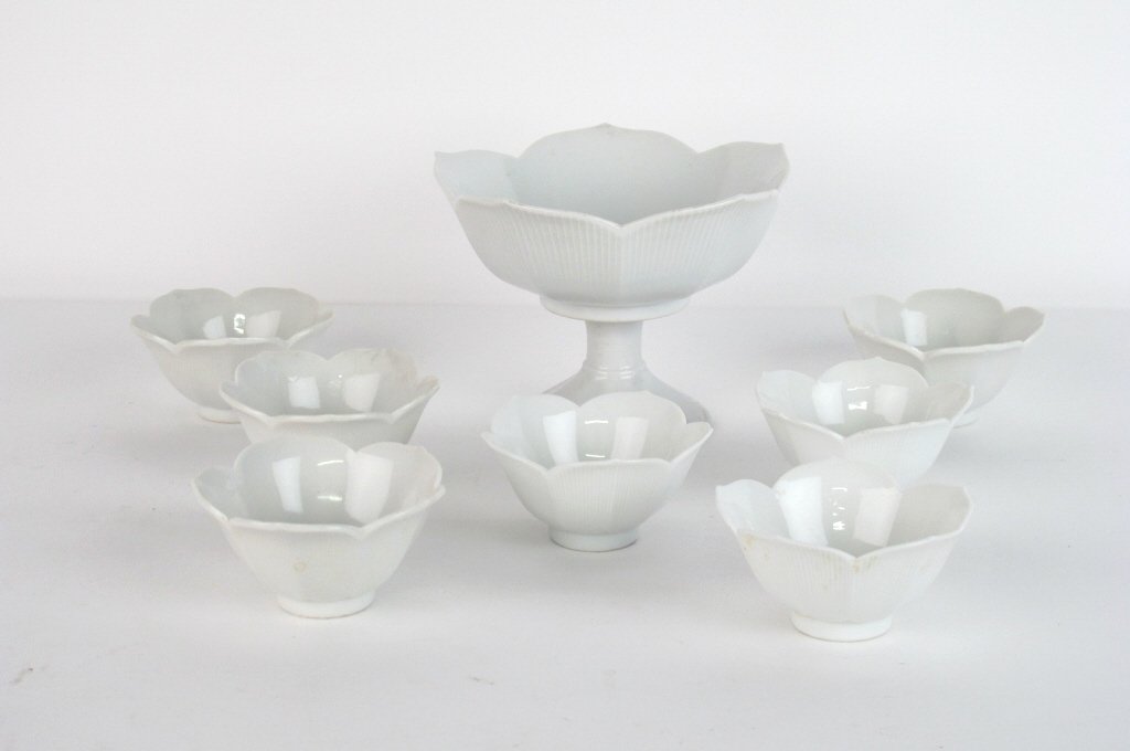 Eight Piece Dish and Serving Set (1 of 6)