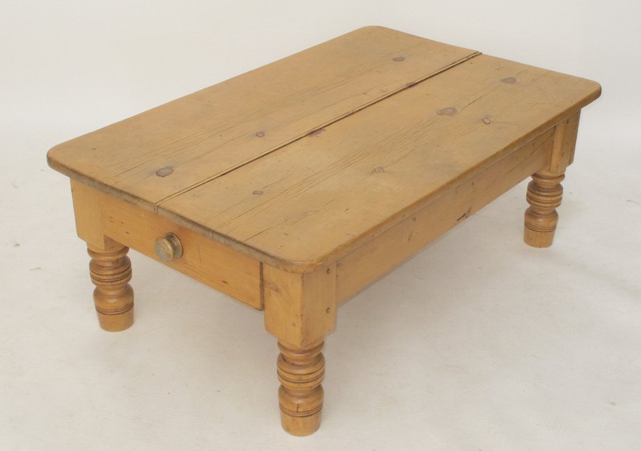 Pine Drawer English Coffee Table (1 of 5)