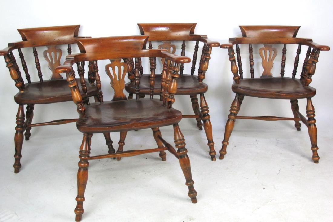 Set of Four English Windsor Chairs Four wood armchairs (1 of 6)