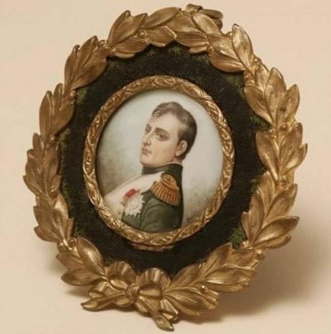 Painting French Napoleon Jacques Louis David 1748: Remarkable artisanship is prominently displayed in this fine French handpainted in watercolor, miniature portrait of Napoleon in a gracefully chased bronze trimmed frame. The painting is signed by Jac