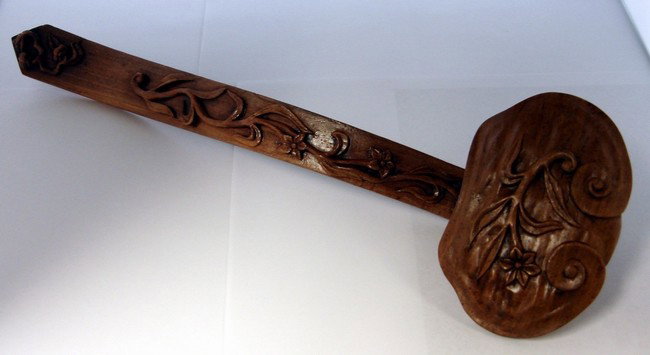 Antique Chinese Huang Hua Li 黃花: Important antique Chinese Qianlong huang hua li 黃花梨 wood ruyi scepter. The ruyi-shaped head and handle are finely decorated in low relief with Mo Li Hua (茉莉花)
