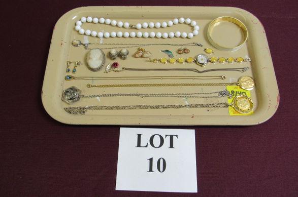 Lot of Costume (1 of 10)