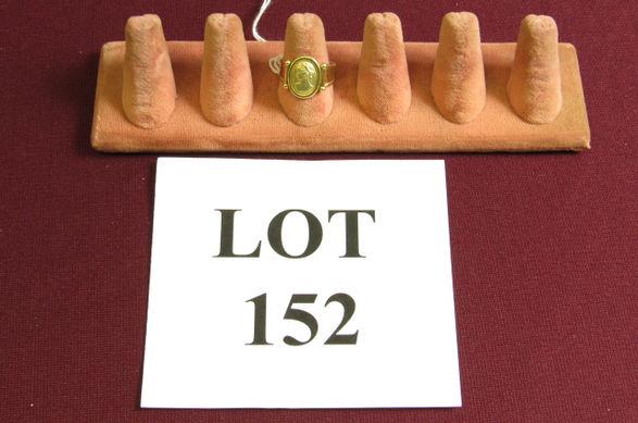 14 Kt Oval Medallion Ring (1 of 3)