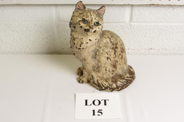White Hubley Cast Iron Cat Doorstop: White Hubley Cast Iron Cat Doorstop, Some Paint Loss, Measures 6-1/2" l x 5" w x 9" h