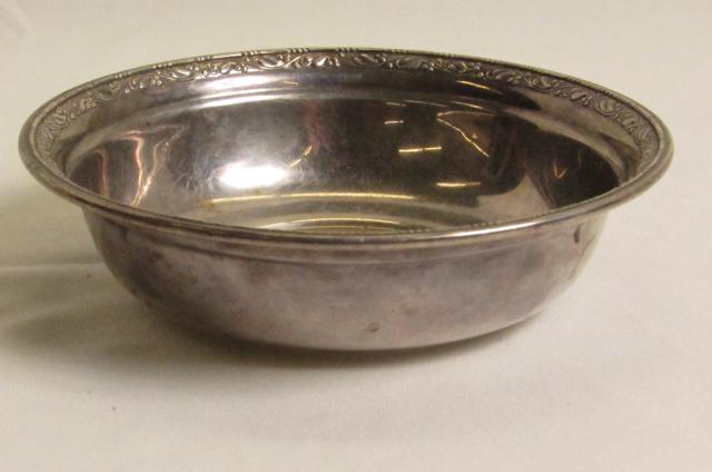 Wallace Sterling silver Bowl: Wallace Silversmiths Sterling silver Bowl. 1.85 troy ounces.