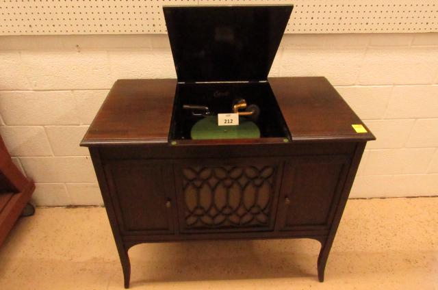 Edison phonograph: Edison model BC 34 console phonograph. Rebuilt reproducer and motor. Pick up only. We will not ship due to size and weight limitations