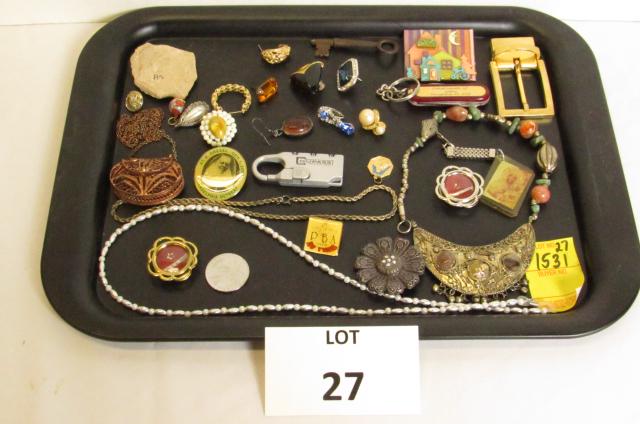 Costume jewelry (1 of 6)