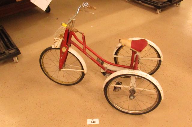 Child's tricycle: 1950's Rudge, Raleigh, Sunbeam, Winkie English child's tricycle with basket, bell and a hand brake! Red and white.