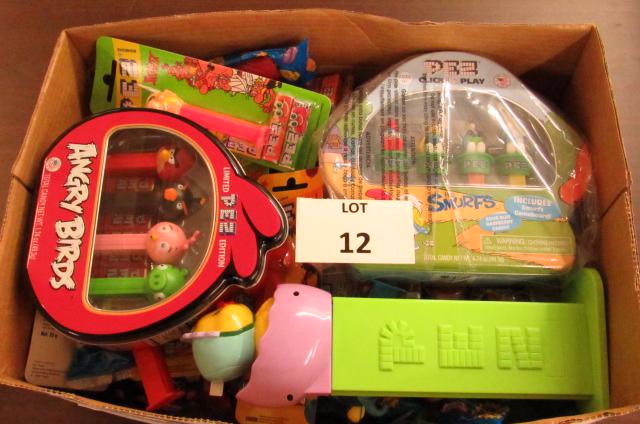 Pez dispensers - Cartoon characters: Pez dispensers, cartoon characters