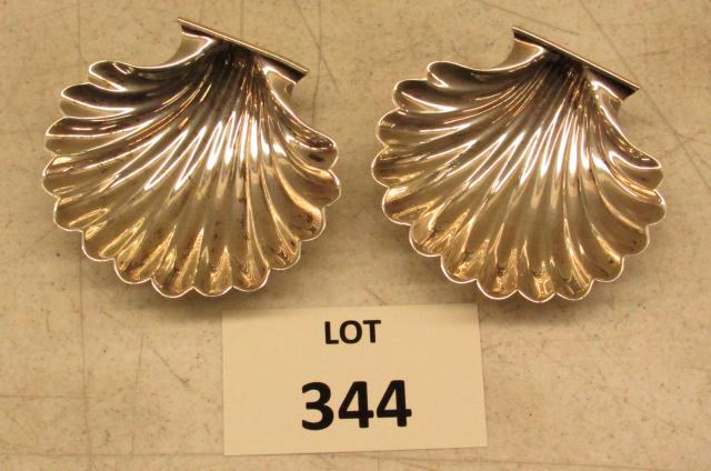 A pair of Sterling Shell Dishes (1 of 4)