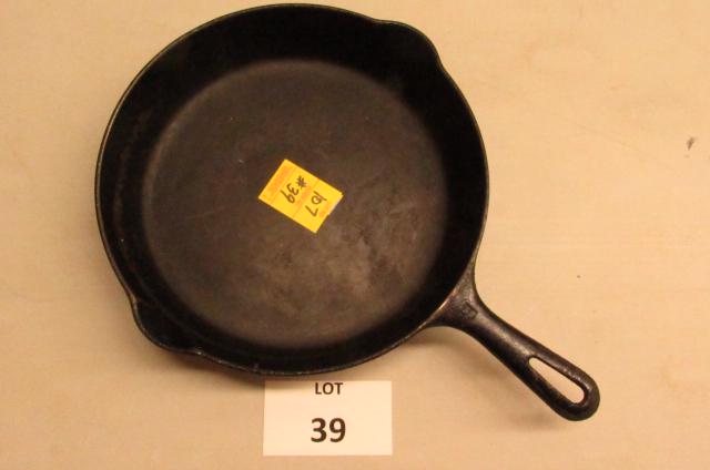 Griswold #8 cast iron skillet: Griswold #8 cast iron skillet. Well used
