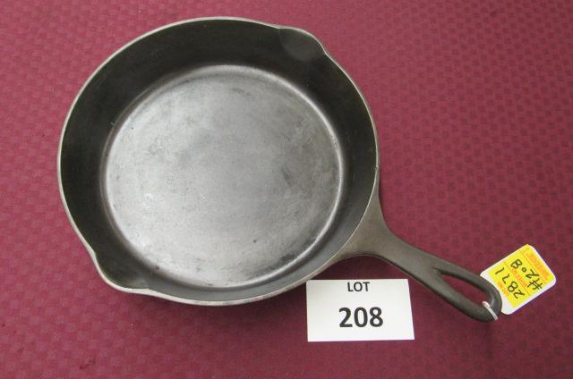 #8 Wagner Ware cast iron skillet (1 of 2)