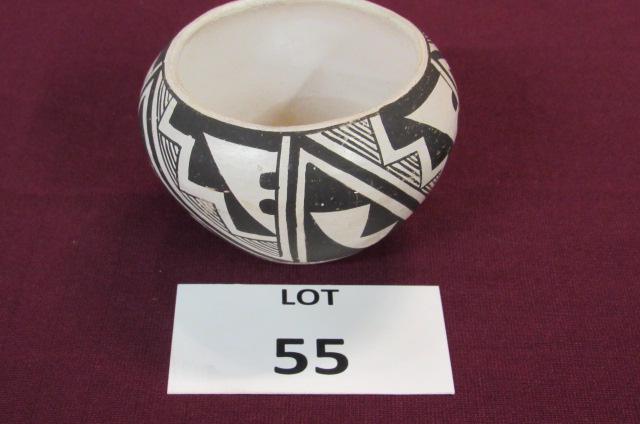 Vintage Acoma pottery jar (1 of 3)