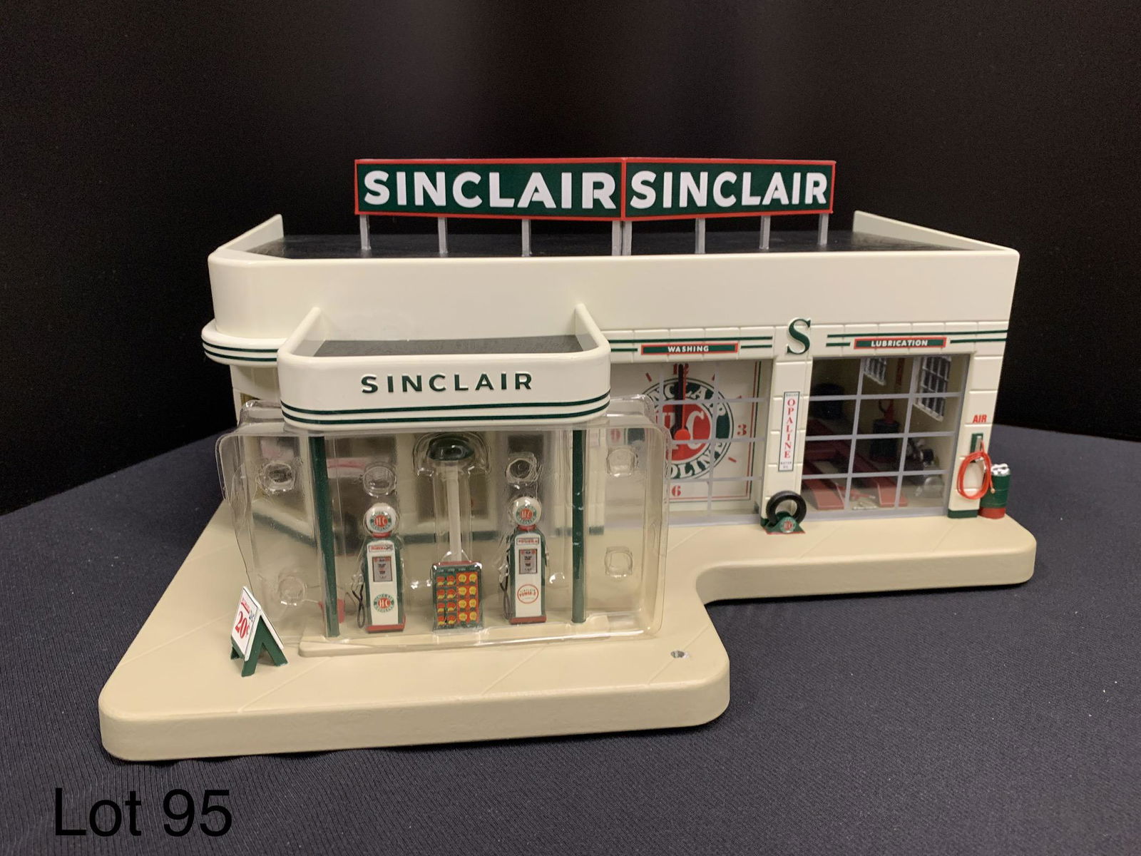 Danbury Mint Sinclair Service Station Clock (1 of 12)