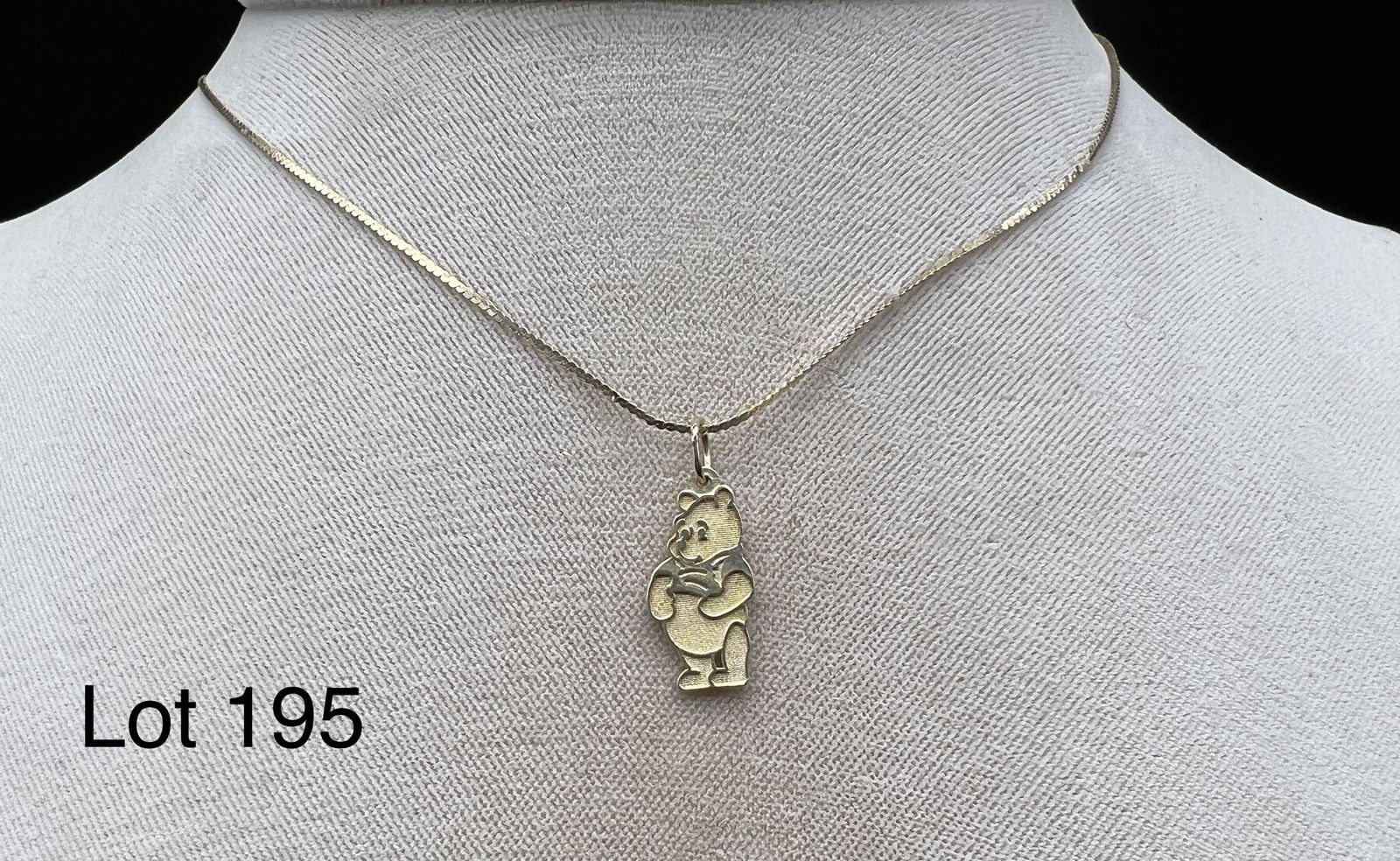 Pooh bear gold necklace discount