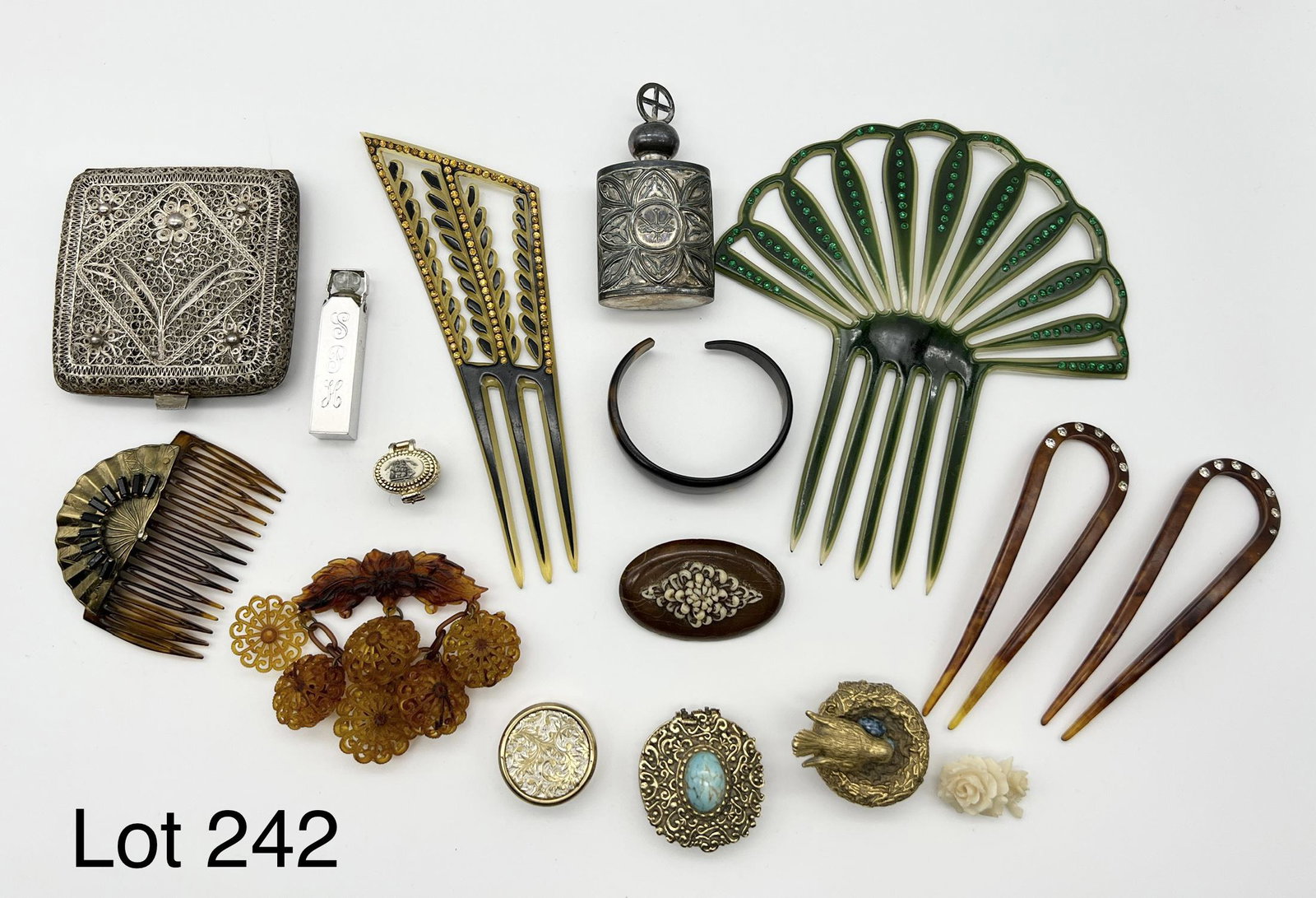 Vintage Women's Accessory Lot (1 of 9)