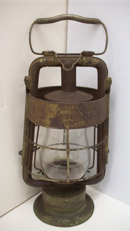 Vintage Dietz Fire Engine Lantern: 19 1/2"tall including the handle, "King" Model, marked: "American LaFrance Fire Engine Co. Inc, Elmira, New York". Also marked "Fire Dept" and "Dietz Fitall New York U.S.A." on the glass globe. Minus 