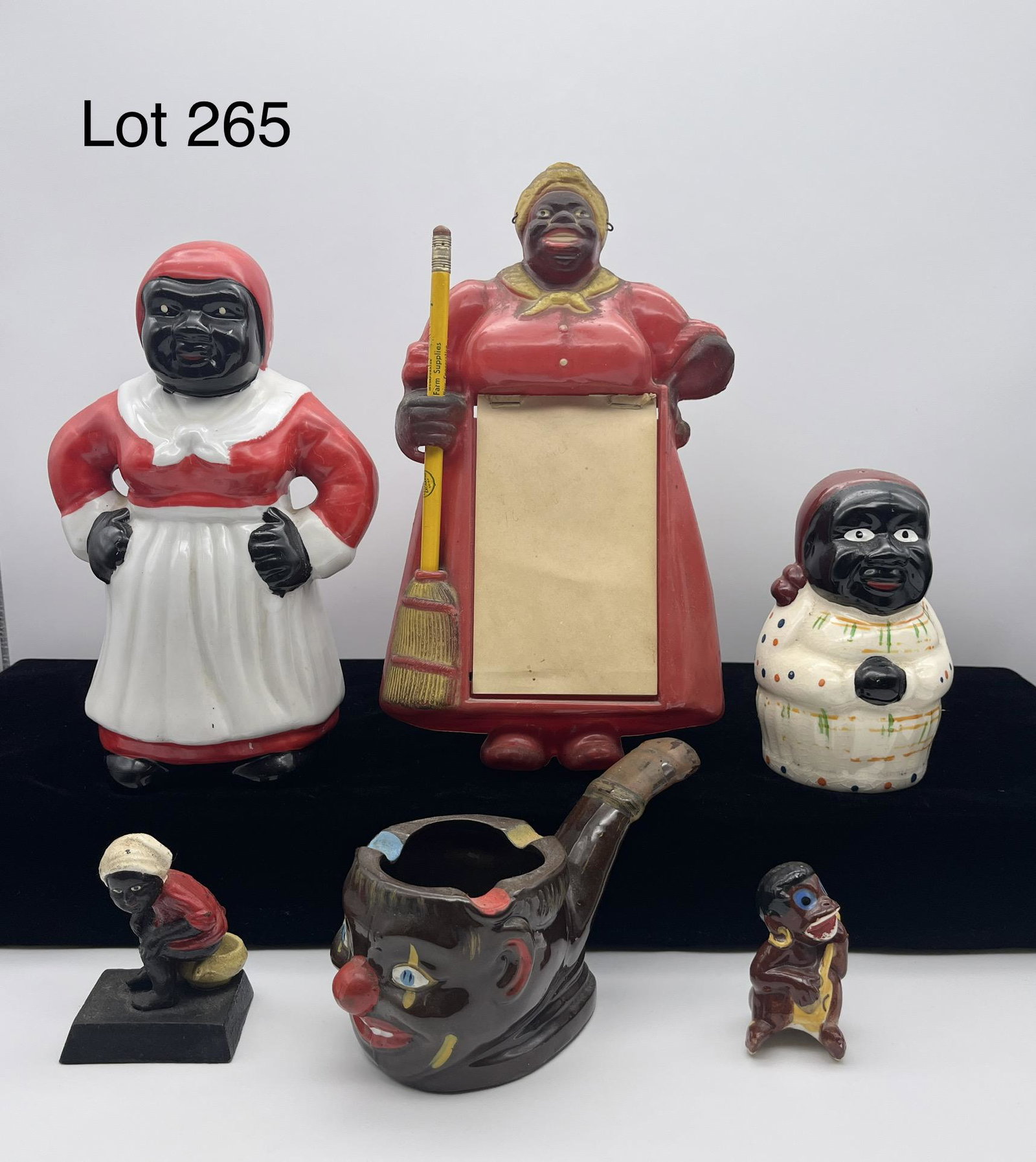 Mixed Lot of Black Memorabilia and Kitchenware (1 of 14)