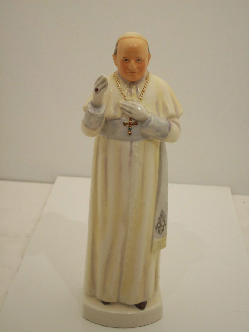 Goebel Figurine "Pope John XXIII": Goebel Figurine fully marked, Pope John XXIII, HF 30, Excellent condition with no chips or cracks
