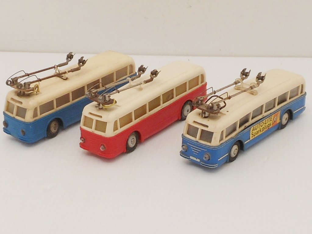 Vintage HO Scale Eheim Overhead Powered Trolley Cars
