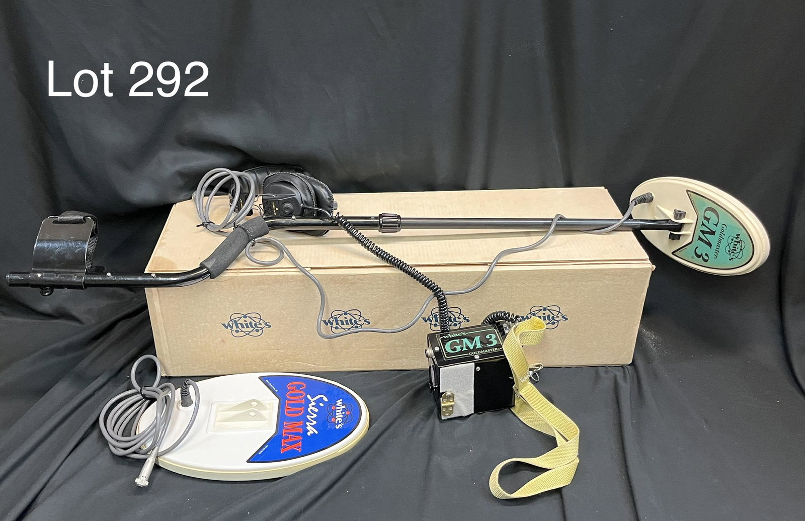 Vintage White's Goldmaster Metal Detector (1 of 9)
