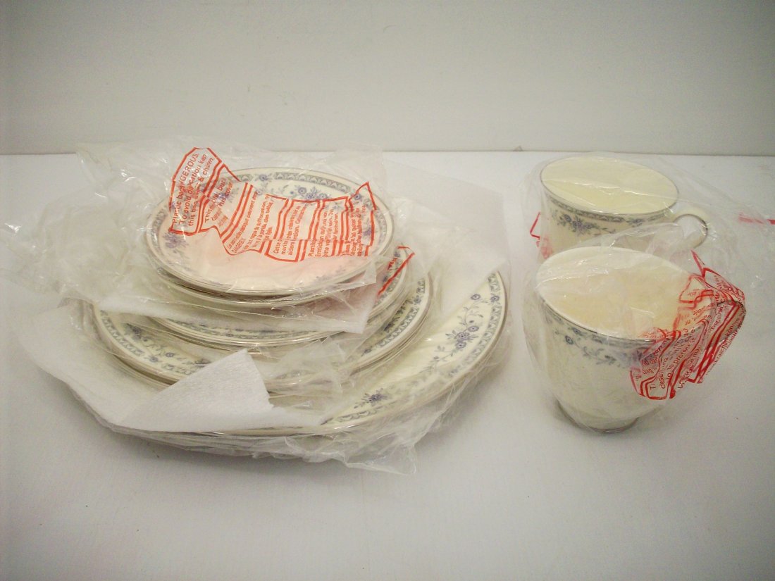 Minton China 'Bellemeade' Pattern Starter Set: "NEW" Minton China 'Bellemeade' Pattern Starter Set total of 10 pieces. Set consists of two of each: 10 5/8" dinner plate, 8" salad plate, 6 1/2" bread plate, 5 1/2" saucer, and 3 1/8" tall cup. Still