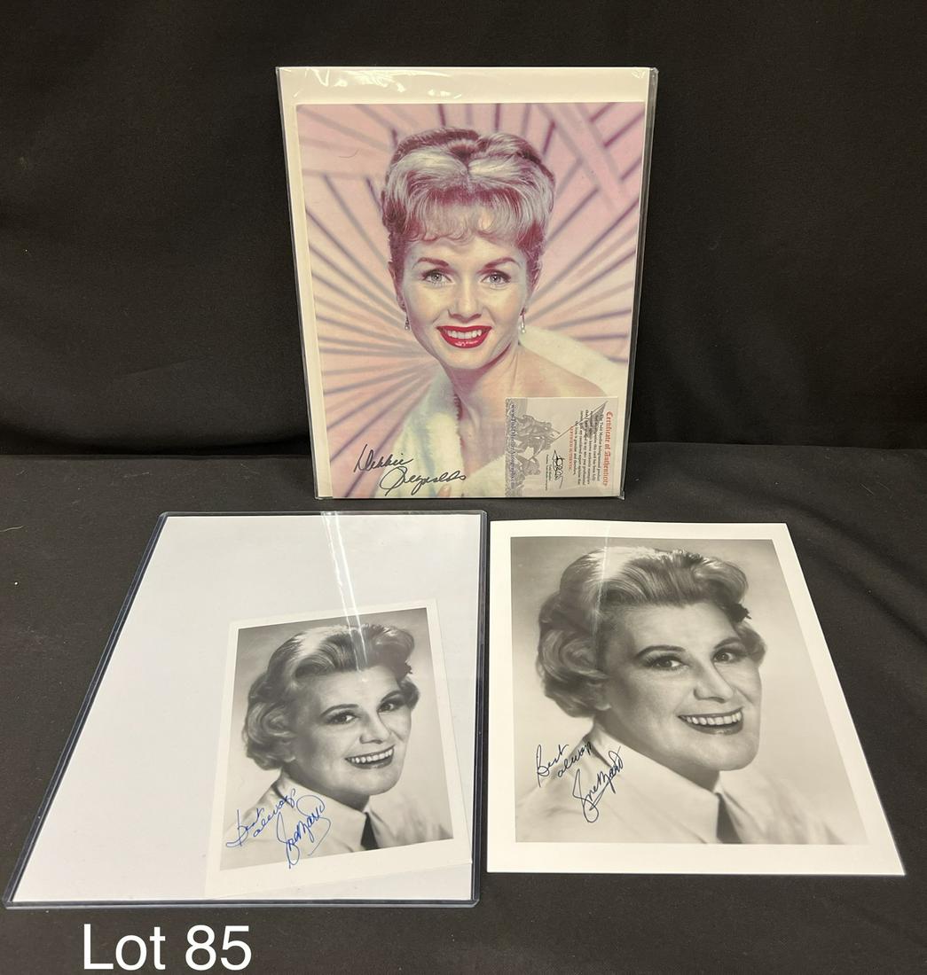 Trio of Autographed Photos of Famous Hollywood Actresses Including Debbie Reynolds (1 of 7)