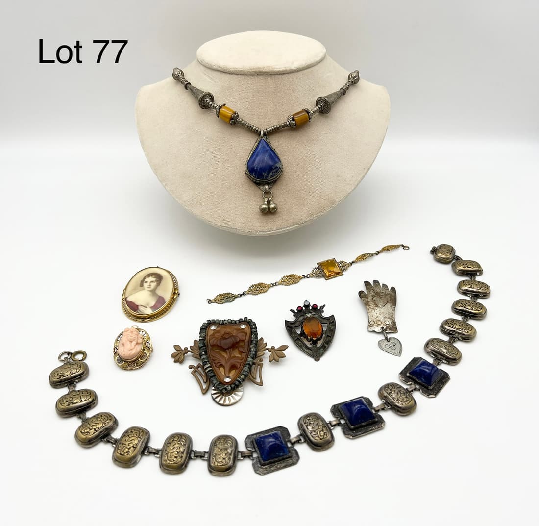 Stunning Group Of Vintage Jewelry Auction