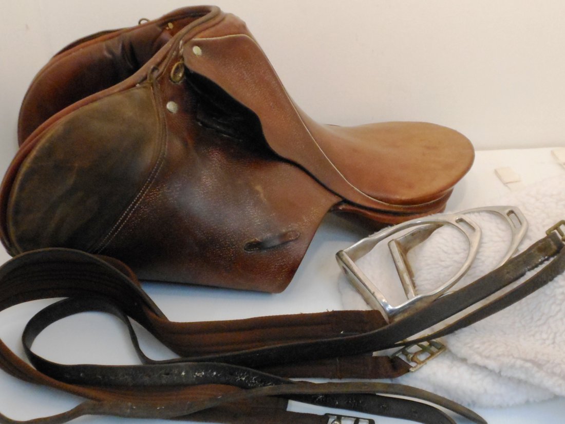 Stubben Siegfried English Saddle: Size 18 1/2", named tag on Cantel "Samuel Bradley Gray III", saddle in good condition, marked with metal tag and stamped on leather 30 5, recently dressed, needs a thorough cleaning, includes pad, str