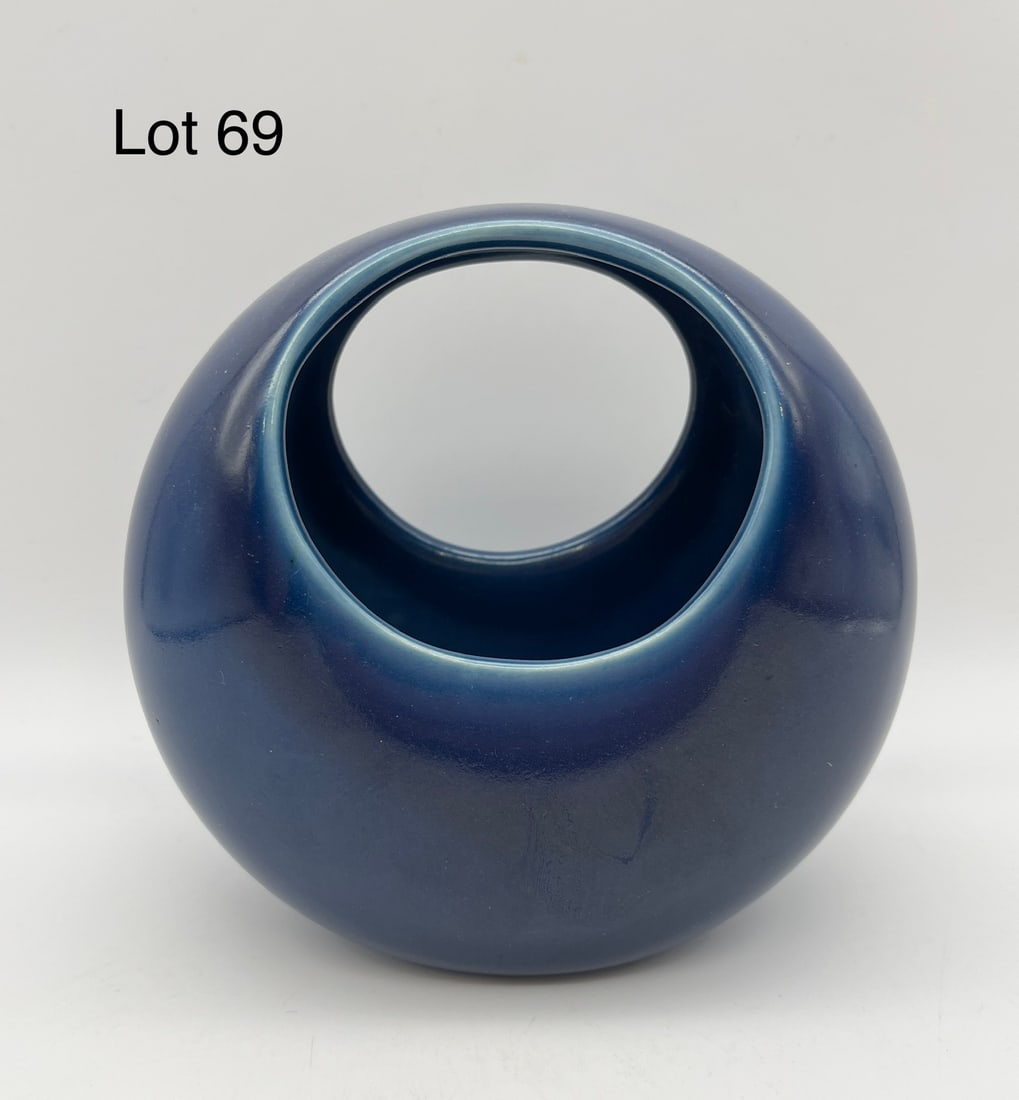 1922 Rookwood Royal Blue Basket Vase #2652: A 1922 Rookwood royal blue basket vase in sleek, Art Deco style. Makers marks at the base, mold #2652. Measures 5 3/4" tall, 6" across. *note - no chips/cracks