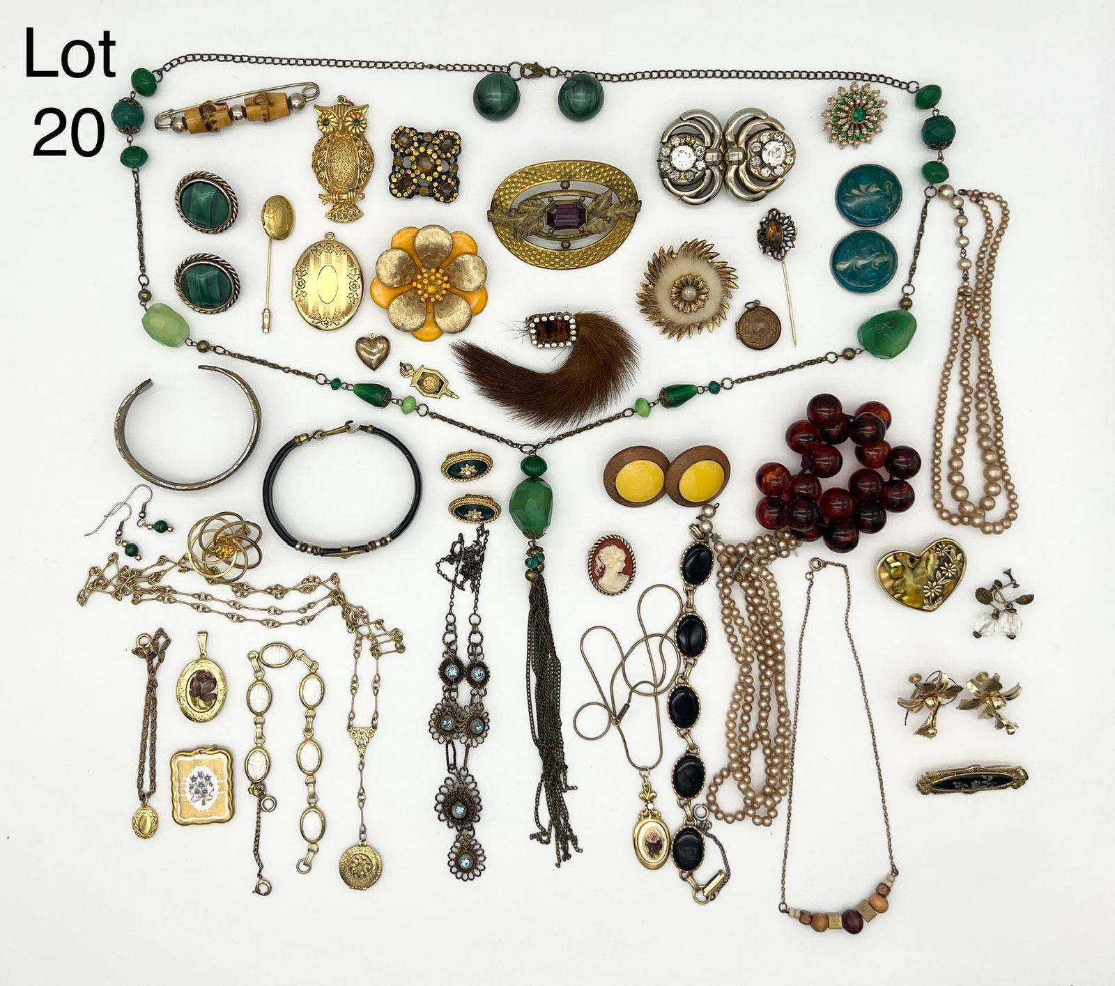 Vintage Costume Jewelry Collection (1 of 7)