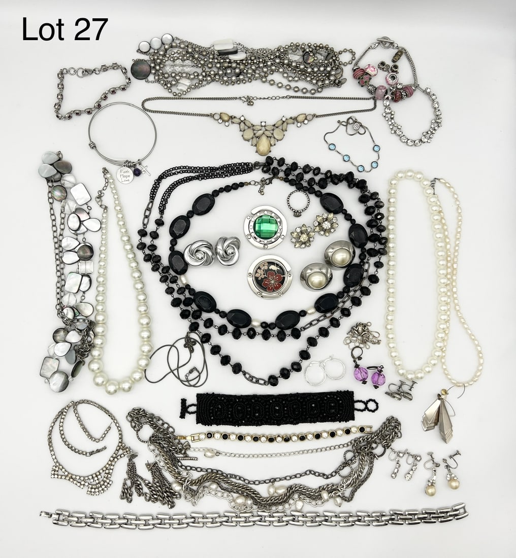 Lot of Silver Toned Costume Jewelry Including Fashion Rings (1 of 9)