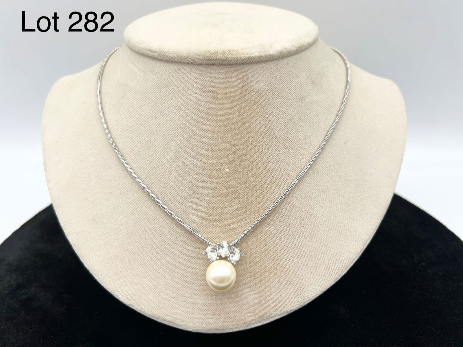 Christian Dior Necklace (1 of 5)