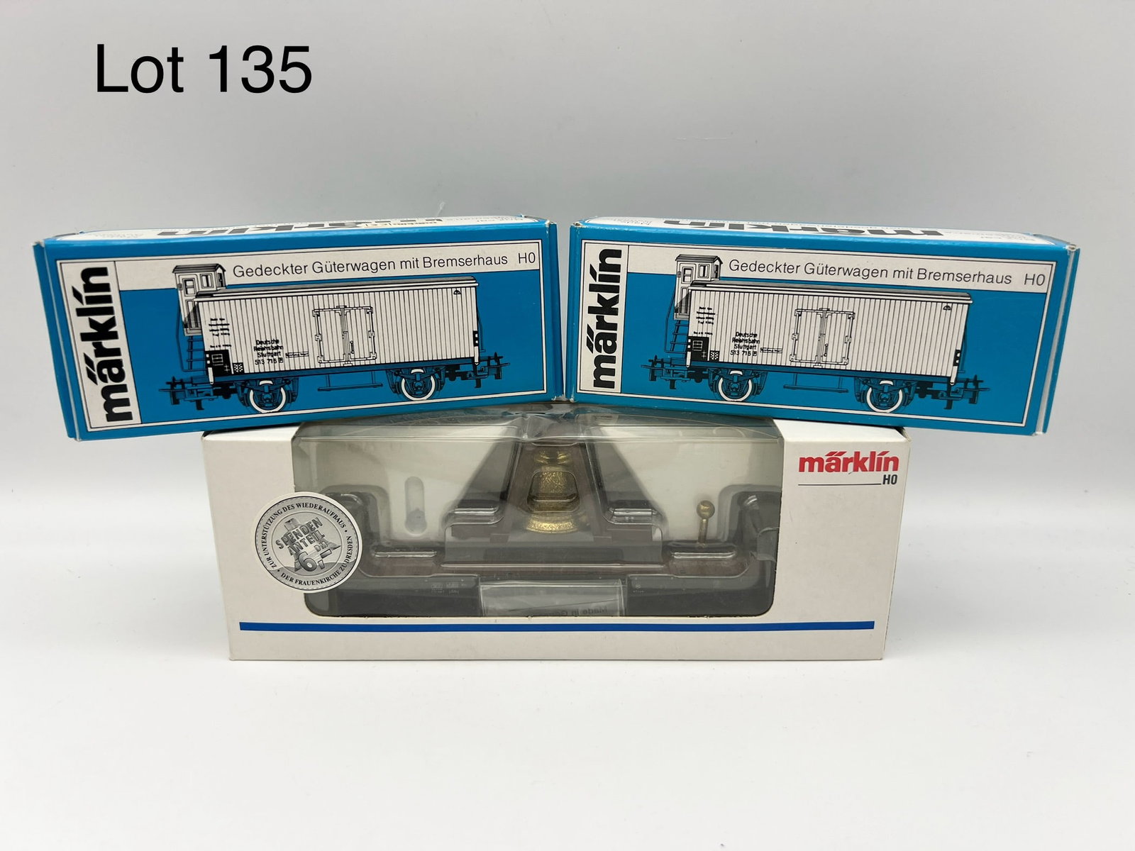 Collection of Marklin HO Boxcars and Flat Car (1 of 11)