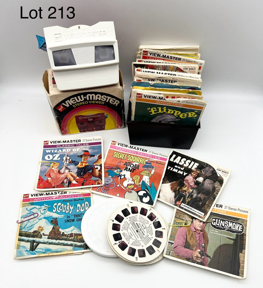 1960s Gaf View-Master Stereo Viewer WIth Collection of Picture Reels (1 of 10)