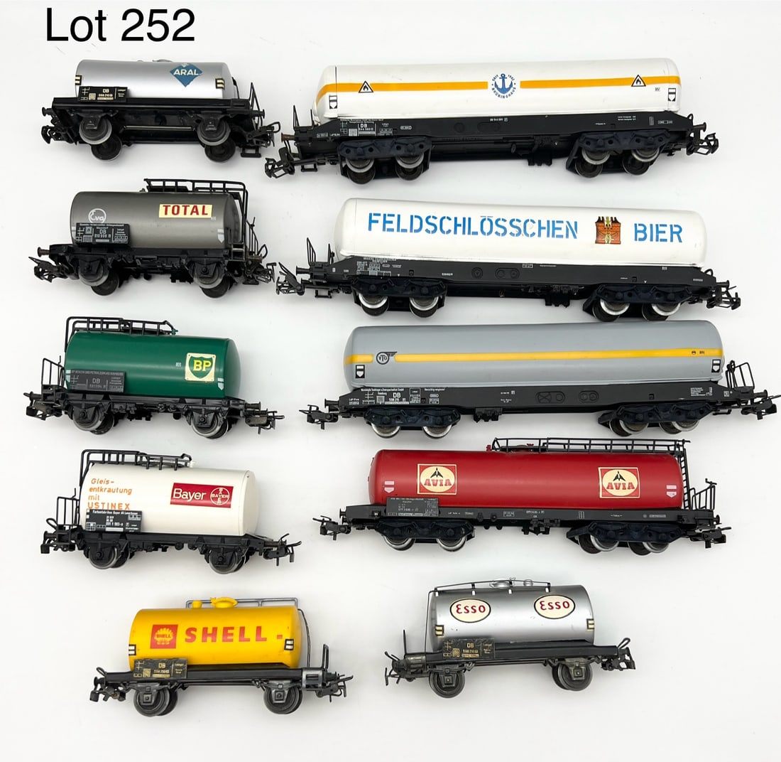 Collection of Marklin HO Tank Cars (1 of 11)